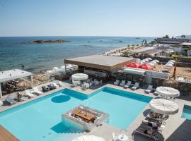 Enorme Ammos Beach Resort，位于玛利亚的酒店