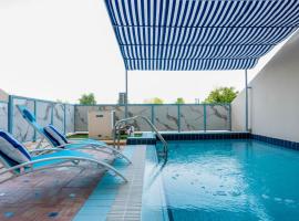 Exclusive Retreat GLOBALSTAY's New 3BR Townhouse with Private Pool，位于迪拜棕榈岛亚特兰蒂斯火车站附近的酒店