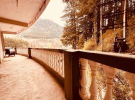 Hotel Kanchan Classic Manali，位于马拉里Circuit House附近的酒店