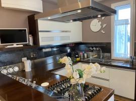 Thesan Lodge, chic & modern design apartment，位于格罗塞托的酒店