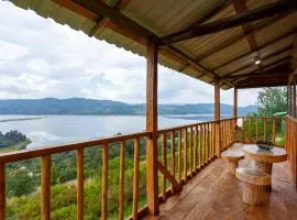 Hermosa cabaña con vista al Embalse de Tomine