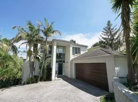 Charming 6 BRM Villa in Melbourne Mullum Mullum Precinct