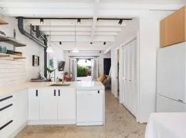 Stylish, comfortable and pet friendly home in the heart of Kensington