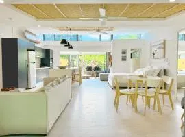 Driftwood Villa's - Scotts Head