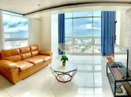 Spacious and Cozy 2-BR in City