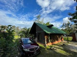 Cabaña para vacacionar río Sarapiqui，位于萨拉皮基的酒店