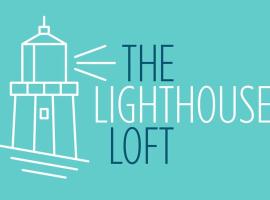 The Lighthouse Loft，位于Whitehead的酒店