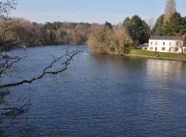 Grand et lumineux T2 à 2 pas de la rivière Erdre et proche du centre