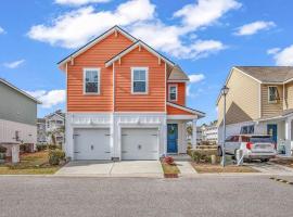Centrally Located Myrtle Beach House Near Sports Center, Broadway at the Beach, Shopping, Beach, and Golf，位于默特尔比奇的度假屋
