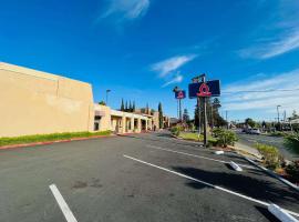 Motel 6 Vallejo, CA - Napa Valley，位于瓦列霍蓝岩泉高尔夫球场附近的酒店