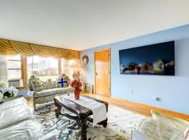 Oak Lawn Apartment ~ 2 Mi to Ford City Mall!