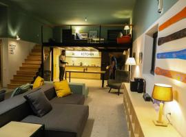 Khada Hostel，位于古多里的酒店