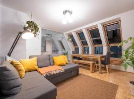 Loft mit Balkon im Historischen Altbau am Marktplatz - 75qm, DisneyPlus, 300mbs Internet，位于开姆尼茨自然历史博物馆附近的酒店