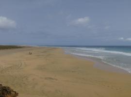 Hotel Villa Mar e Sol，位于Calheta Do Maio的酒店