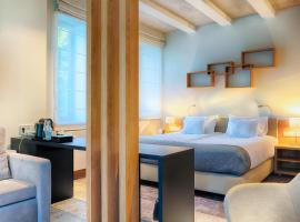 索波特高级福克斯酒店，位于索波特的酒店