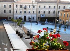 B&B Le Finestre Su Via Cavour，位于萨萨里的酒店