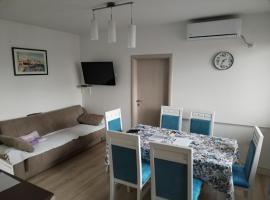 Downtown penthouse &Scaron;abac，位于沙巴茨的带停车场的酒店