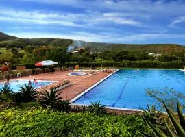 Casa de Encanto Vacacional con piscina en Anapoima, condominio privado hasta 9 personas