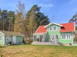 Nice Home In Resö With Kitchen