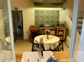 La Petite Cave，位于赛尼翁的酒店