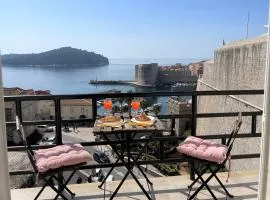 Perfect Balcony Apartment - Brizo Apartments