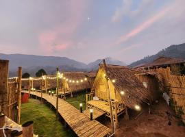 Yellowstone Camps Resort Sapan，位于Ban Huai Ti的豪华帐篷