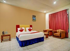 Capital O 92214 Beristera Hotel，位于Hutamanik的酒店