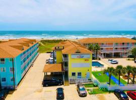 BeachGate CondoSuites and Oceanfront Resort，位于阿兰瑟斯港的豪华型酒店