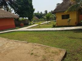 Uzoma lodge hotel，位于Asemko的酒店