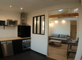 Logement indépendant appartement T2 bis style loft，位于La Vraie-Croix的酒店