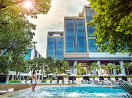 Four Seasons Hotel Bangkok at Chao Phraya River，位于曼谷河岸广场夜市附近的酒店