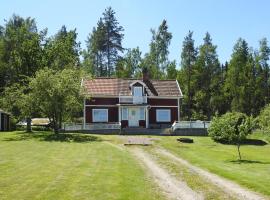 Amazing Home In Kristinehamn With Wifi，位于克里斯蒂娜港的乡村别墅