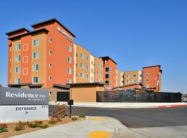 Residence Inn by Marriott Bakersfield West，位于贝克斯菲尔德Kern County Raceway Park附近的酒店