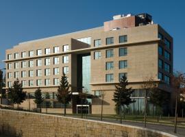 Golden Tulip São João da Madeira Hotel，位于圣若昂达马德拉的酒店