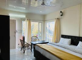IN APPLE ESTATE KANATAL - Himalayan View Resort with Courteous Staff，位于卡纳塔尔的度假村