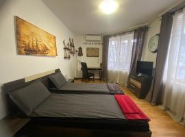 Apartament Bogoslovovi，位于瓦尔纳Palace of Culture and Sports附近的酒店