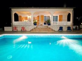 Villa & private swimming pool, 20 min from beach，位于马斯萨内特德拉塞尔瓦的酒店