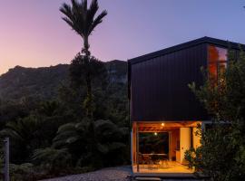 Punakaiki Forest Retreat，位于普纳凯基的度假屋