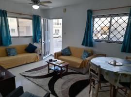 Sunshine Holiday Apartment 4 Next to the Sea，位于圣保罗湾城Qawra Point附近的酒店