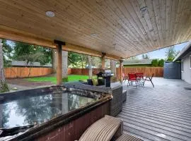 Cheerful one level home with Hot Tub and Beautiful Yard