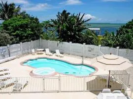 Private Estate Pool Ocean View 20 minutes to Key West
