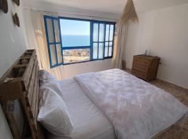 Sable beach surf camp taghazout，位于塔哈佐特的酒店