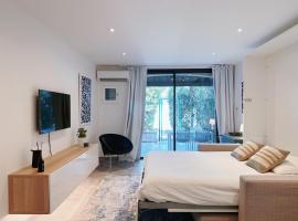 Studio moderne dans le golfe de Saint-Tropez，位于加桑的酒店