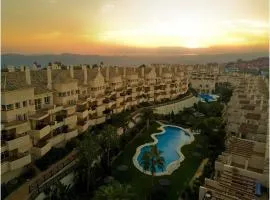 3 Bedrooms, 3 Bathrooms Apartment, Duquesa Fairways