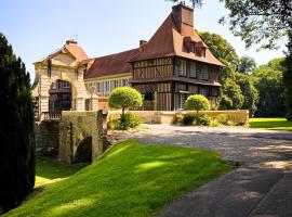 Les Suites Château du Breuil Normandie，位于Le Breuil-en-Auge的度假屋