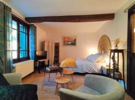 Studio cosy Chez Ré，位于梅克西米约的酒店