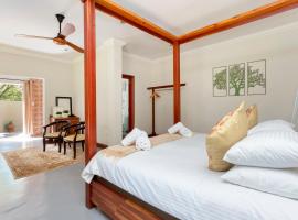 Teak Place Guest Rooms，位于克鲁格斯多普犀牛和狮子自然保护区附近的酒店