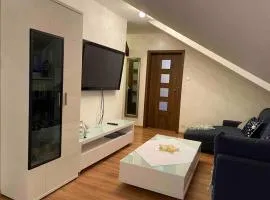 Krásny podkrovný 3-izbový byt v širšom centre BREZA