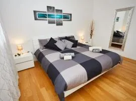 Center Aviano Comfort Suite FREE PARKING WIFI