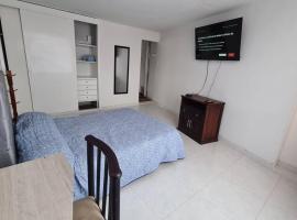 apartamento acogedor, moderno, amplio y económico，位于索加莫索的酒店